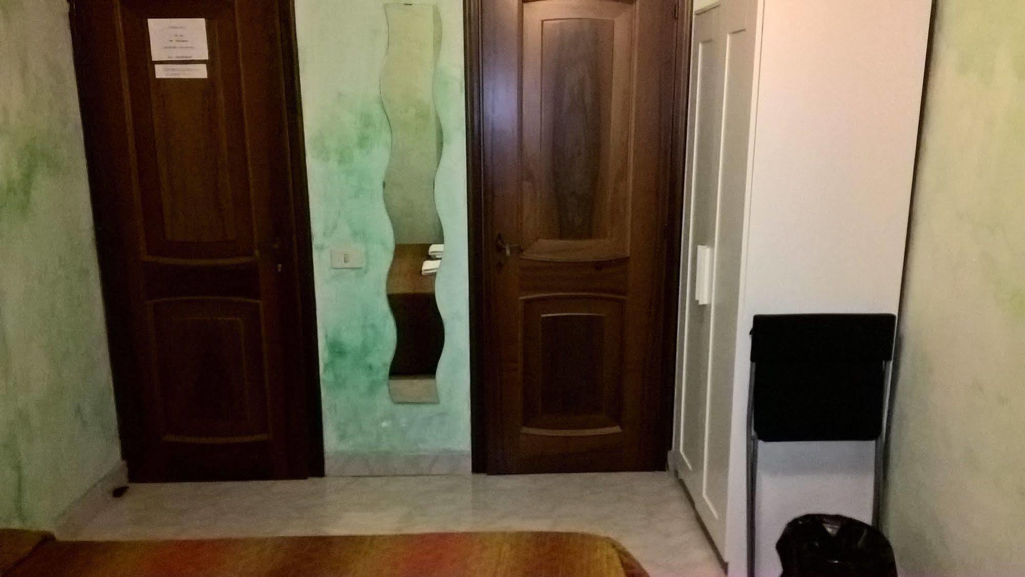 Gigi Holiday Rooms 罗马 外观 照片