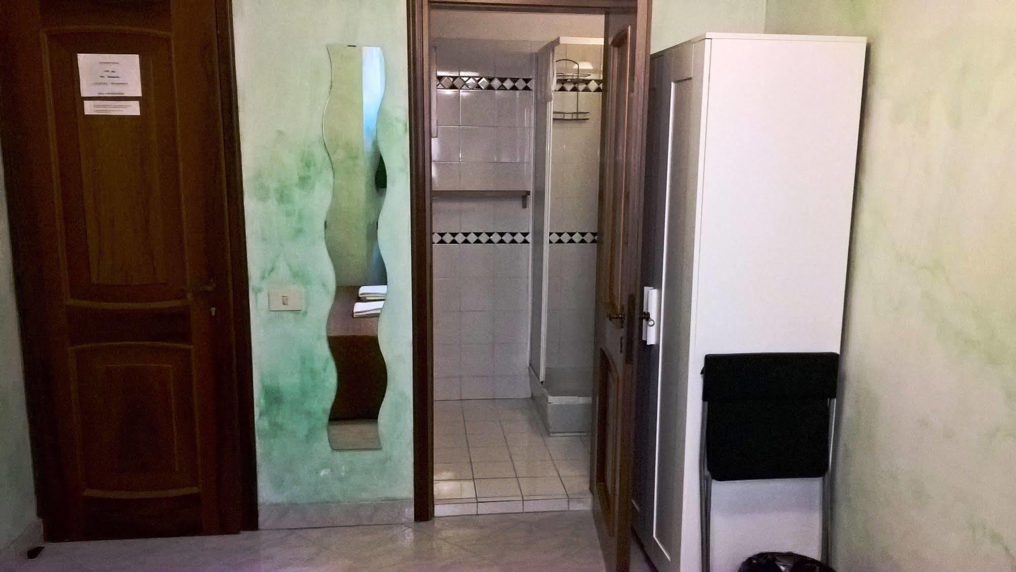 Gigi Holiday Rooms 罗马 外观 照片